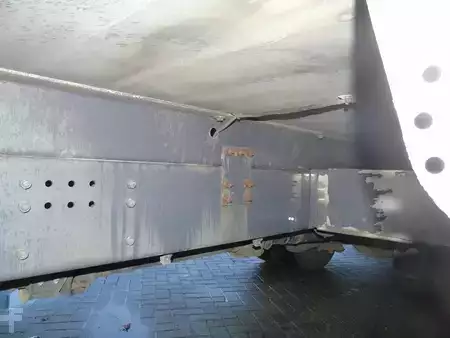 Kamion 2012 Scania P230 LOW KLM +  CARRIER + LOADLIFT + (11)