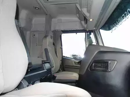 Camion 2017 Iveco Stralis 480 4X2 +RETARDER+ HYDRAULIC + EURO 6 (12)