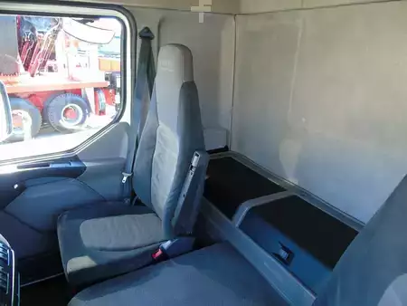 Kamion 2011 DAF LF 45.160 + euro 5 + manual (10)
