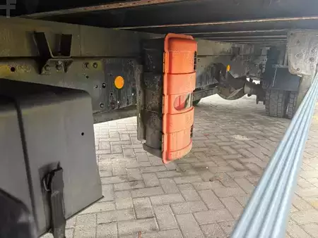 Camion 2012 Iveco 120E18 + euro 5 + lift (11)