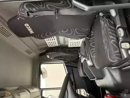 Camion 2012 Iveco 120E18 + euro 5 + lift (18)