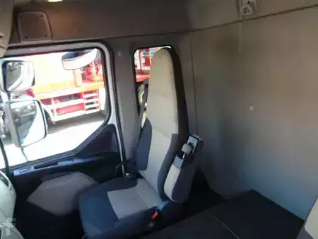 Camión 2012 Renault Midlum 12,220 + euro 5 + LIFT (20)