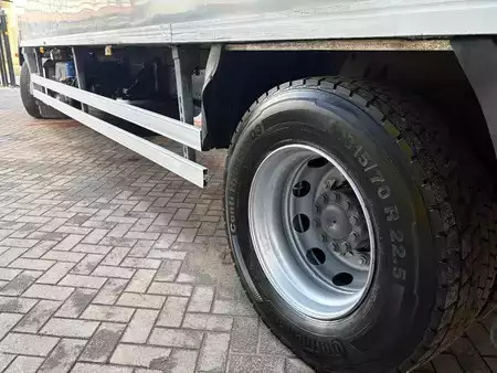 Kuorma-auto 2012 Mercedes-Benz AXOR 1829 + MANUAL + EURO 5 + LIFT + CARRIER (17)