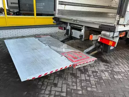 Kuorma-auto 2012 Mercedes-Benz AXOR 1829 + MANUAL + EURO 5 + LIFT + CARRIER (9)