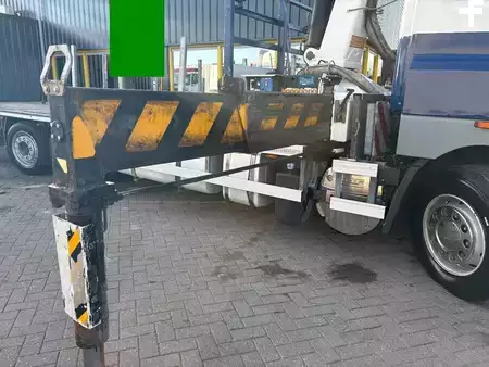 Vrachtwagen 2009 DAF CF 85.410 + HMF 42 TON + REMOTE + 6X2 + EURO 5 + MANUAL (13)