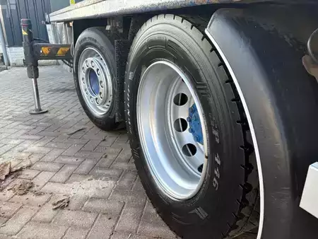 Vrachtwagen 2009 DAF CF 85.410 + HMF 42 TON + REMOTE + 6X2 + EURO 5 + MANUAL (19)