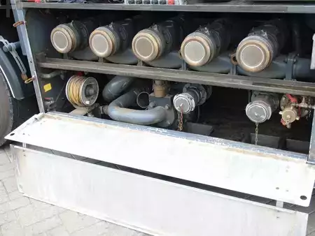 Lastebil 2005 Scania R 420 + 18.000 + 6X2 + MANUAL (4)