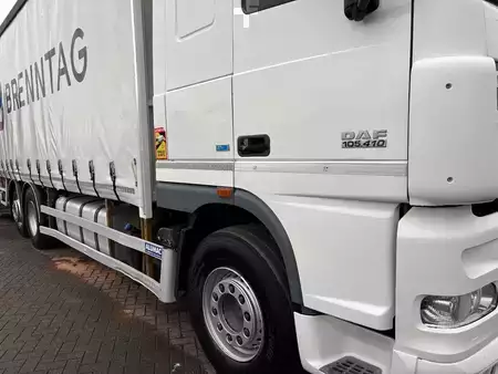 Vrachtwagen 2014 DAF XF 105,410 + EURO 5 + 6X2 + ELEVATOR + MANUAL (10)