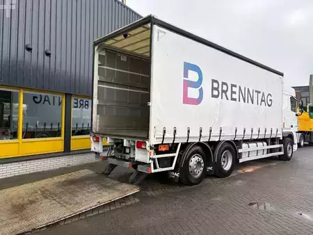 Vrachtwagen 2014 DAF XF 105,410 + EURO 5 + 6X2 + ELEVATOR + MANUAL (3)