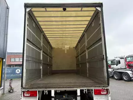 Vrachtwagen 2014 DAF XF 105,410 + EURO 5 + 6X2 + ELEVATOR + MANUAL (7)