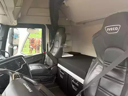 Lastkraftwagen 2024 Iveco S-WAY  570 + RETARDER + EURO 6 + SHOWTRUCK (10)
