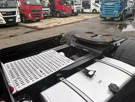 Lastkraftwagen 2024 Iveco S-WAY  570 + RETARDER + EURO 6 + SHOWTRUCK (12)