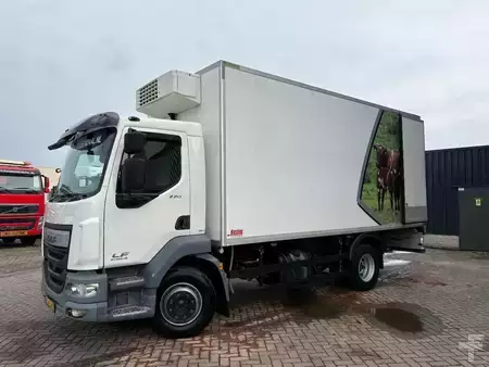 Vrachtwagen 2015 DAF LF220FA + Thermo king + euro 6 + manual (3)