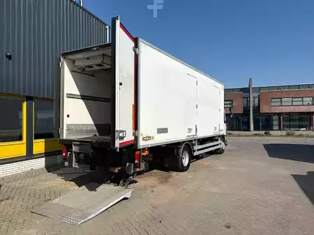 Kuorma-auto 2013 Renault MIDLUM 270 DXI + CHEREAU + CARRIER SUPRA + EURO 5 + 16T (12)
