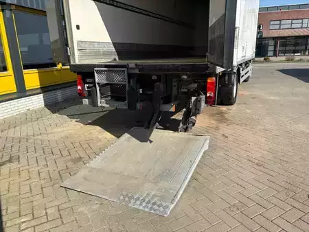 Kuorma-auto 2013 Renault MIDLUM 270 DXI + CHEREAU + CARRIER SUPRA + EURO 5 + 16T (13)