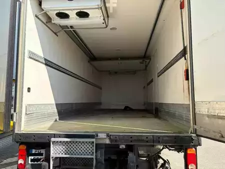 Kuorma-auto 2013 Renault MIDLUM 270 DXI + CHEREAU + CARRIER SUPRA + EURO 5 + 16T (14)