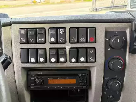 Ciężarówka 2011 Volvo FE 330 + HMF 1680 + 6X2 + CONTAINER SYSTEM (13)