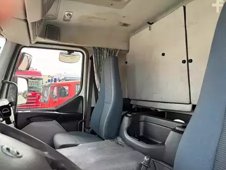 Ciężarówka 2011 Volvo FE 330 + HMF 1680 + 6X2 + CONTAINER SYSTEM (16)