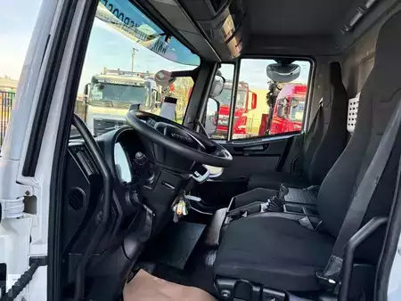 Camión 2020 Iveco 120E 21 + EURO 6 + ELEVATOR + 12t + 5x IN STOCK (10)