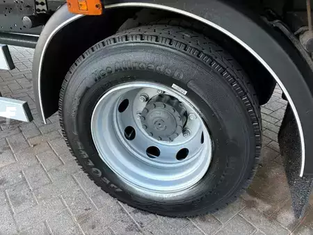 Camión 2020 Iveco 120E 21 + EURO 6 + ELEVATOR + 12t + 5x IN STOCK (17)