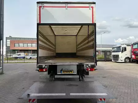 Camión 2020 Iveco 120E 210 + Loadlift (4)