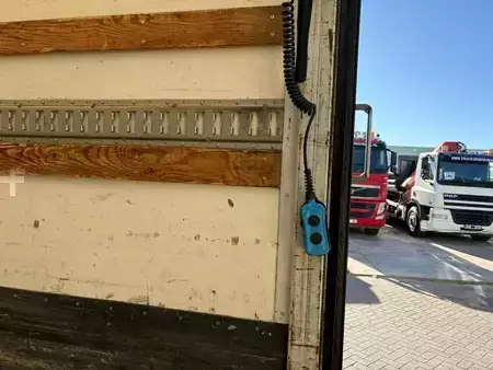 Camión 2021 Iveco 120E 210 + DHOLLANDIA LIFT + EURO 6 + 12T + 5x IN STOCK (20)