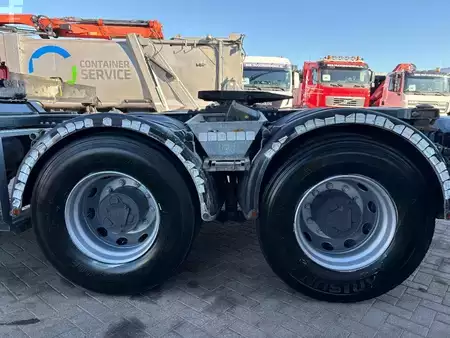 Camión 2020 Iveco Stralis 420 X-WAY + HMF 5020K-RCS 6x TRACTOR + 6X4 + EURO 6 (7)