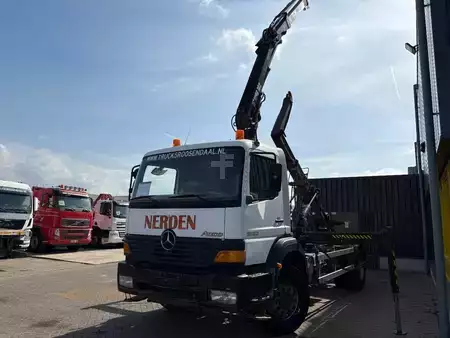Kamion 2000 Mercedes-Benz ATEGO 1823 + HIAB-102-S 2 + Euro 2 + HOOK SYSTEM (2)