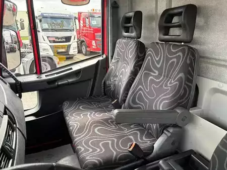 Camión 0 Iveco EUROCARGO 90E18 + EURO 5 + LOW KM + 3 SEATS (10)