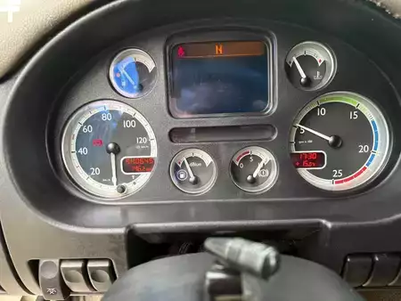 Lastbil 2010 DAF CF 85,460 + 8X2 STEERING + EURO 5 (9)