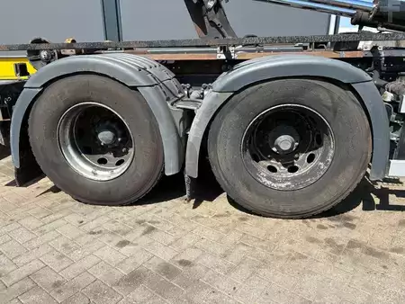 Truck 2011 Scania P 360 + HOOK ARM SYSTEM + 6X2 + EURO 5 + HEIGHT ADJUSTABLE HOOK (13)