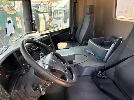 Truck 2011 Scania P 360 + HOOK ARM SYSTEM + 6X2 + EURO 5 + HEIGHT ADJUSTABLE HOOK (14)