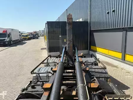 Truck 2011 Scania P 360 + HOOK ARM SYSTEM + 6X2 + EURO 5 + HEIGHT ADJUSTABLE HOOK (15)