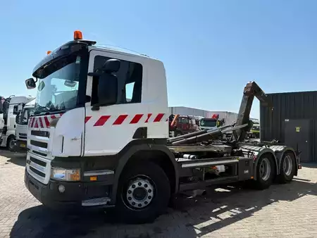 Truck 2011 Scania P 360 + HOOK ARM SYSTEM + 6X2 + EURO 5 + HEIGHT ADJUSTABLE HOOK (2)