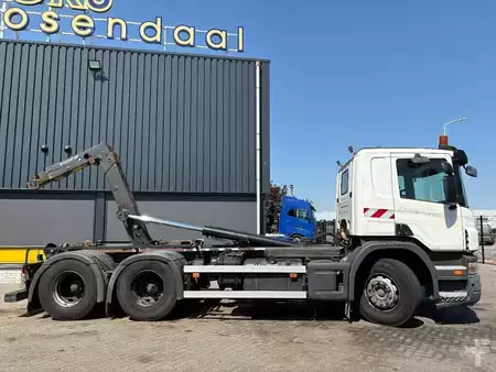 Truck 2011 Scania P 360 + HOOK ARM SYSTEM + 6X2 + EURO 5 + HEIGHT ADJUSTABLE HOOK (4)