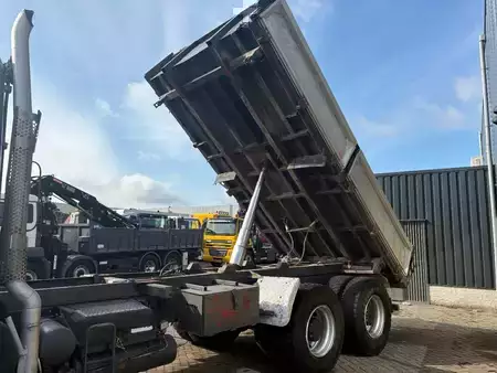 Kuorma-auto 1985 Mercedes-Benz SK 2228 + V8 + 6x4 + manual + 3 SIDE TIPPER (5)