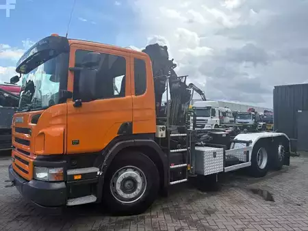 Vrachtwagen 2008 Scania P360 + HIAB 111BS-2 DUO + 6X2 + HOOKSYTEM + EURO 5 + 113,000KM! (6)