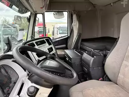 Camión 2017 Iveco Stralis 480 + RETARDER + EURO 6 + 484KM (13)