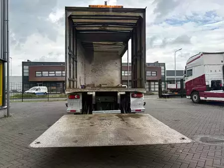 Náklaďák 2010 Volvo FL 12,240 + Leaf Suspension + Loadlift 2.5t + Low Mileage (4)