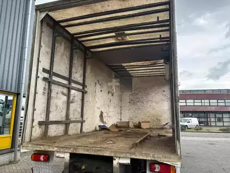 Náklaďák 2010 Volvo FL 12,240 + Leaf Suspension + Loadlift 2.5t + Low Mileage (7)