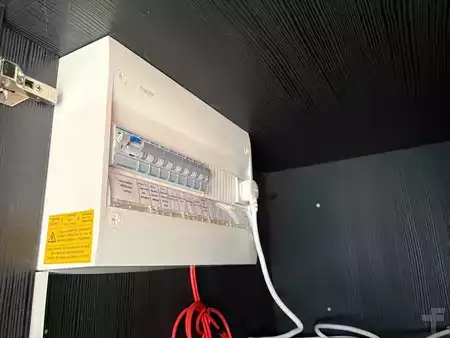 Náklaďák 2018 [div] JUMPER + SALES TRAILER / SHOWROOM + BAR/STAGE + 12,000 km (18)