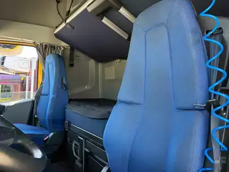 Caminhão 2022 Volvo FH 460 + euros 6 + 5x in stock + spoiler (8)