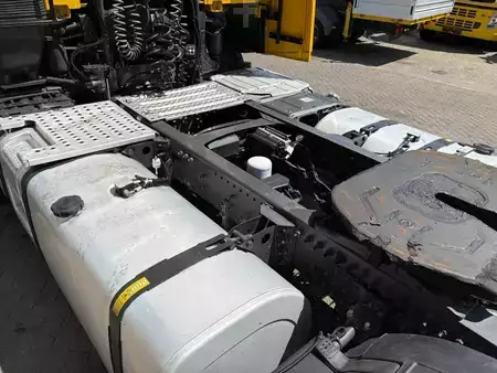 Truck 2022 Volvo FH 460 + NB chassis 2022 facelift + 5x in stock (6)