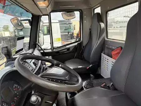 Lastbil 2019 Iveco Eurocargo 160 E 210 + HYDRAULIC RAMPS + 56415 KM + EURO 6 (10)