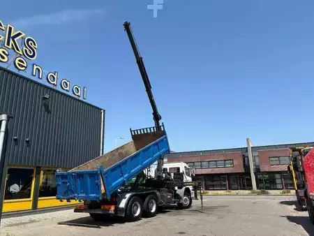Caminhão 2008 Mercedes-Benz Axor 2633 + HIAB 220 C 3X EXT. + REMOTE + 6X4 + 3 SIDE TIPPER + (11)