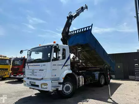 Caminhão 2008 Mercedes-Benz Axor 2633 + HIAB 220 C 3X EXT. + REMOTE + 6X4 + 3 SIDE TIPPER + (3)