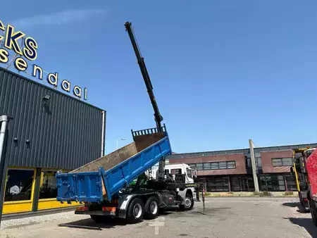 Caminhão 2008 Mercedes-Benz Axor 2633 + HIAB 220 C + REMOTE + 6X4 + 3 SIDE TIPPER + LOW KM + (11)