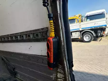Camión 2001 MAN LE 170 C + Loadlift + Euro 3 (8)