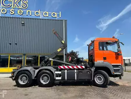 Camión 2007 MAN TGA 26.360 + 6X4 + HOOK ARM SYSTEM + MANUAL + BIG AXLES (2)