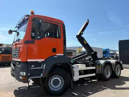 Camión 2007 MAN TGA 26.360 + 6X4 + HOOK ARM SYSTEM + MANUAL + BIG AXLES (3)